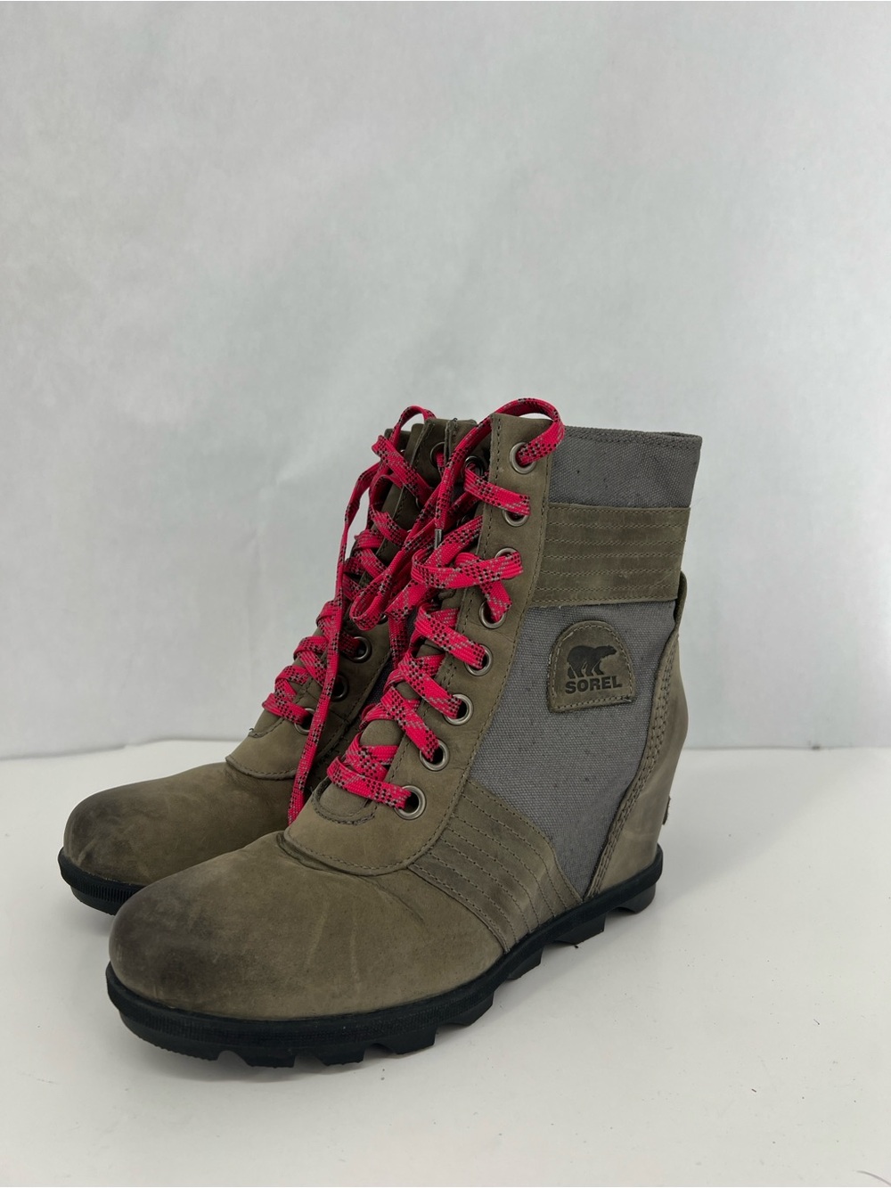Sorel Women's Wedge Lace-Up Boot in Olive with Pink Laces Joan of Artic